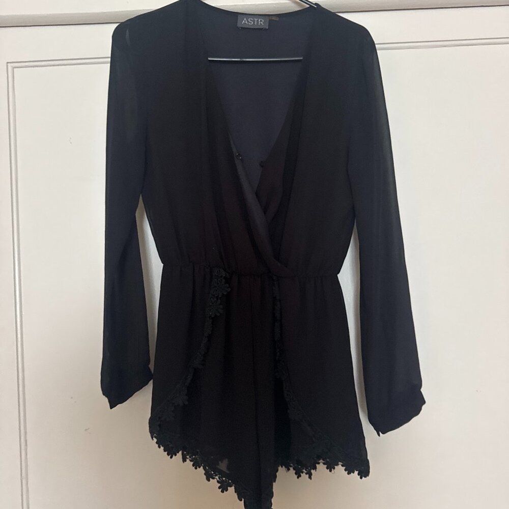 ASTR Black Long Sleeve Lace Trim Romper – Size Small